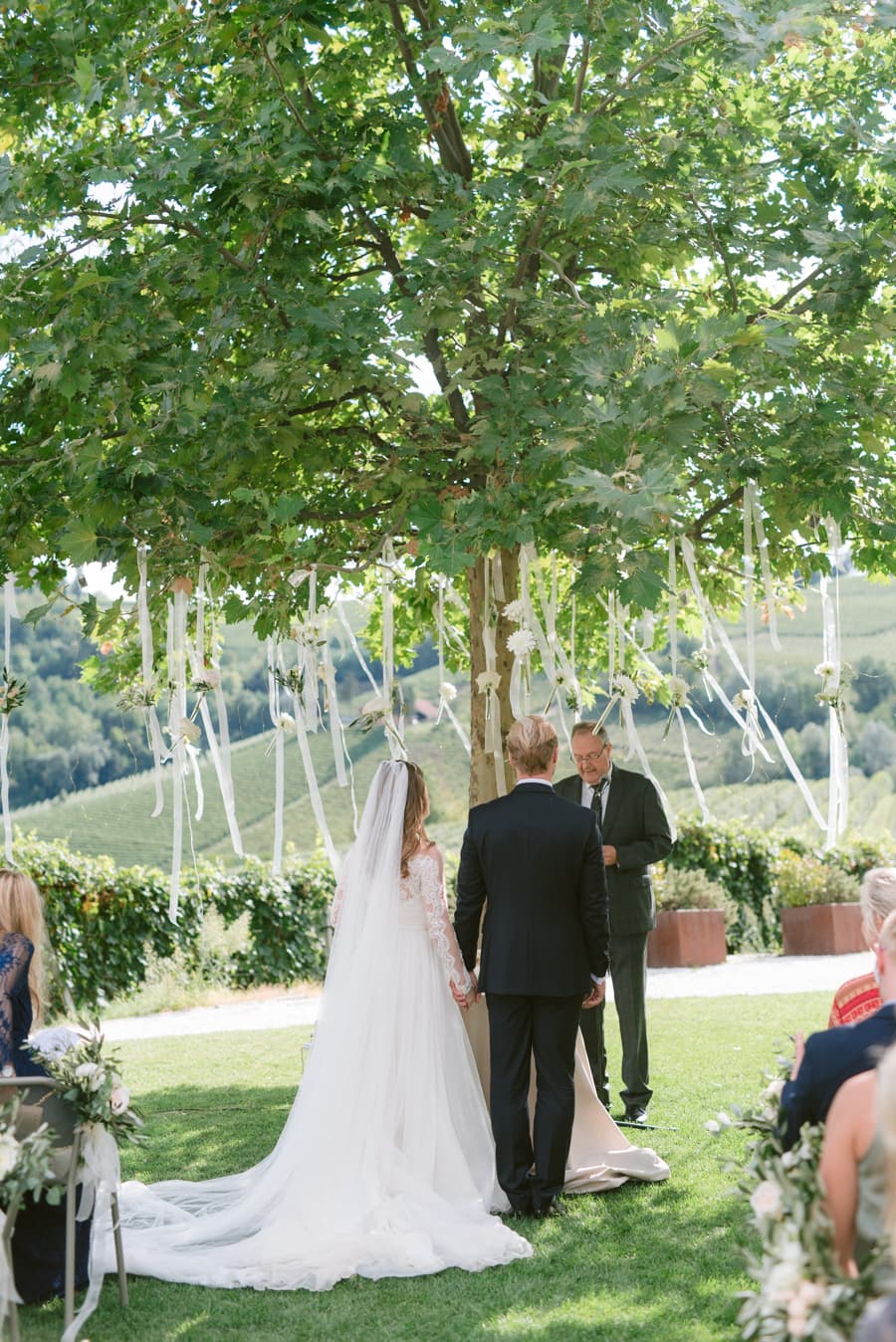 Elise & Anders Destination Wedding in La Morra Piedmont, Italy | Extraordinary Weddings by Barbara Gourdain | Marta Guenzi Photography