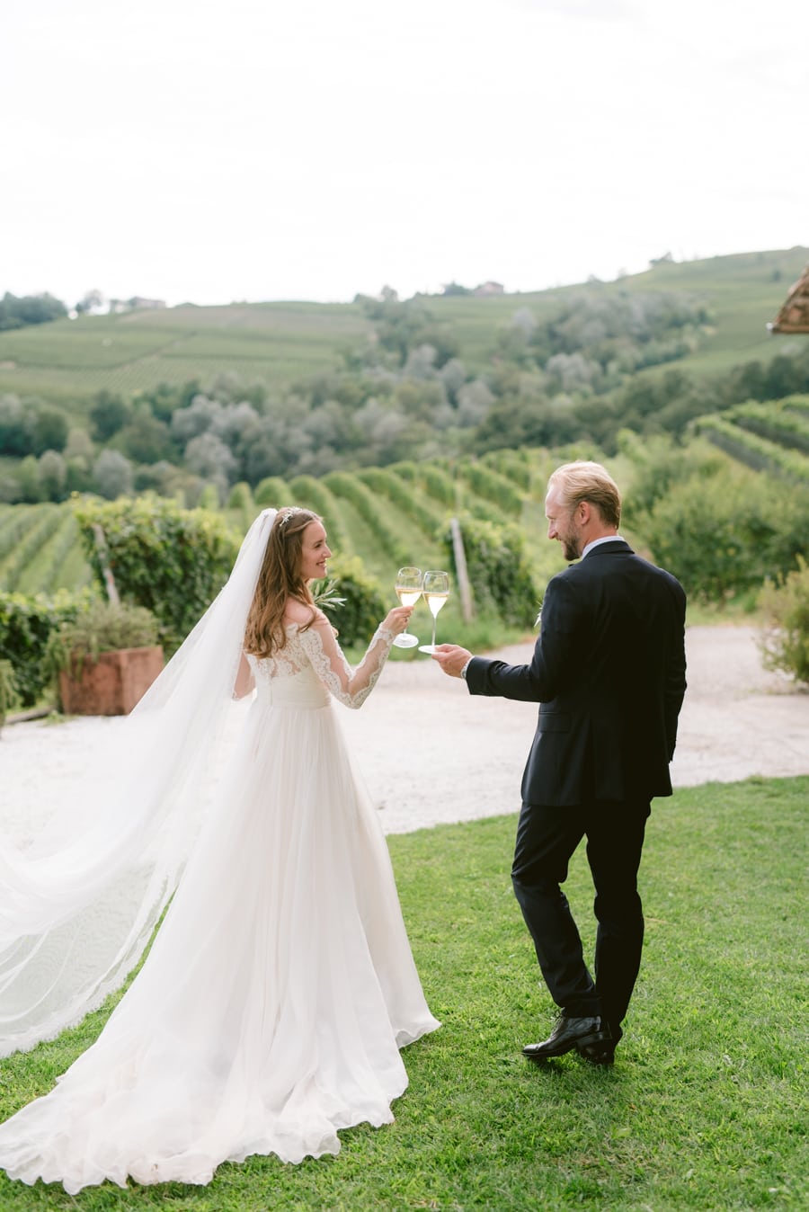 Elise & Anders Destination Wedding in La Morra Piedmont, Italy | Extraordinary Weddings by Barbara Gourdain | Marta Guenzi Photography