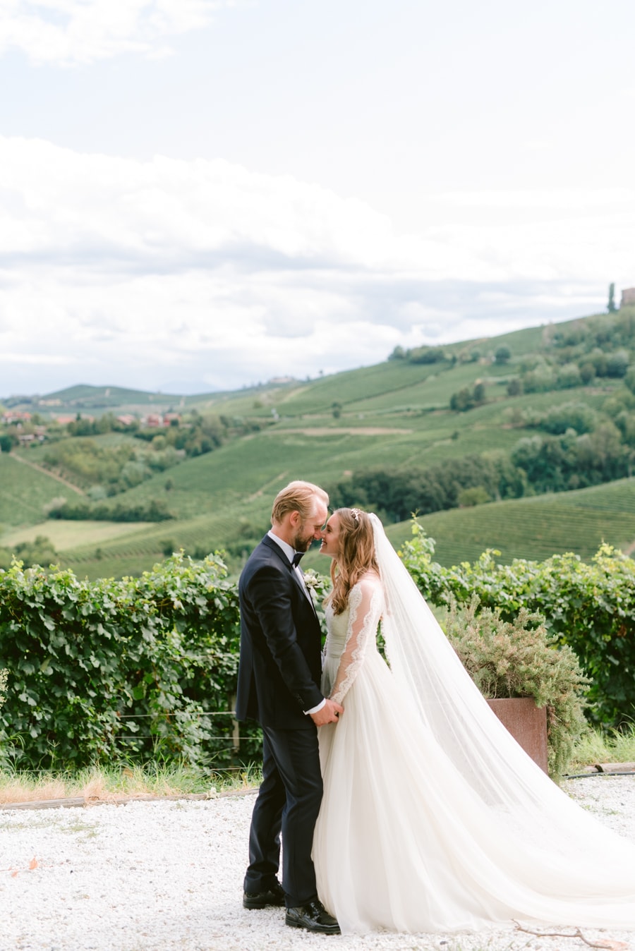 Elise & Anders Destination Wedding in La Morra Piedmont, Italy | Extraordinary Weddings by Barbara Gourdain | Marta Guenzi Photography